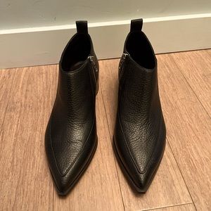 Everlane Boss Boots, black leather, new
